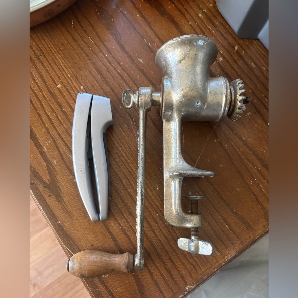 Vintage Universal No. 2 food chopper/meat grinder and 2-in-1 garlic press